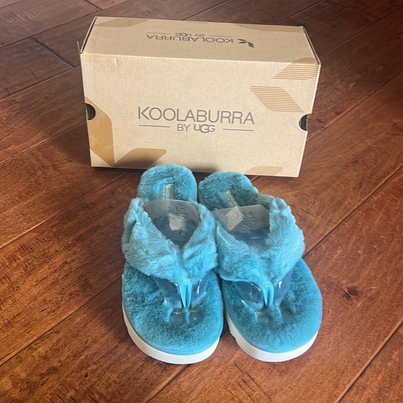 KOOLABURRA BY UGG Women's Furr-ee Sandals - Picture 2 of 4